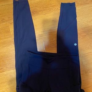 Navy blue lululemon leggings with pockets